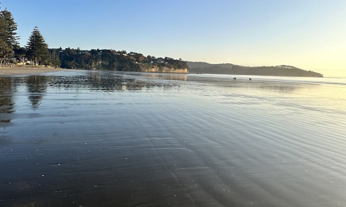 Orewa Apartment | Beachcomber Orewa 200m from Bars and Restaurants across the road from the beach