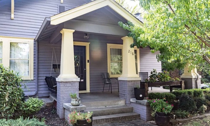 Maple Ridge House | Nugget's Roost - Maple Ridge Gem