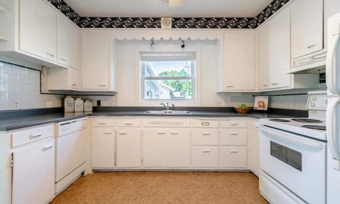 Harwich Apartment | Habibi Cottage Guest House