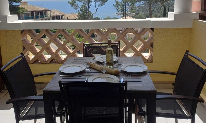 Cap Esterel Apartment | Cap Esterel, T2 Confortable 4/5 Personnes, Climatisé Avec Très Belle vue sur mer