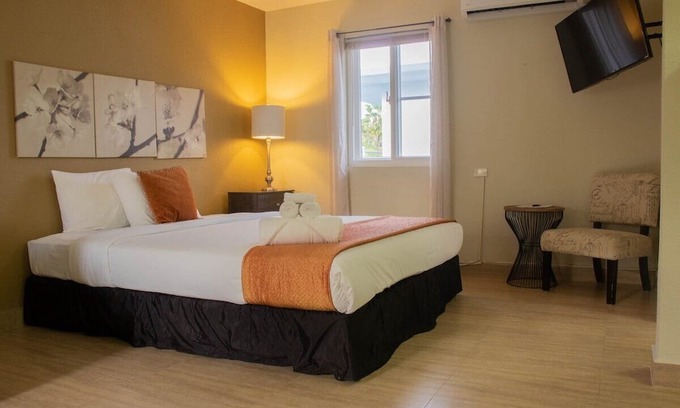 Tamuning Apartment | Beachfront Studio-Unit 205 Ocean Villa