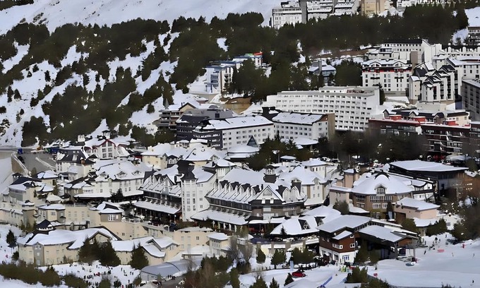 Pradollano Apartment | Apartment with Balcony At the foot of the slopes