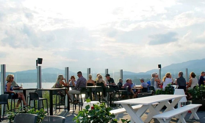 Magog House | The Lighthouse - Access to the Lake