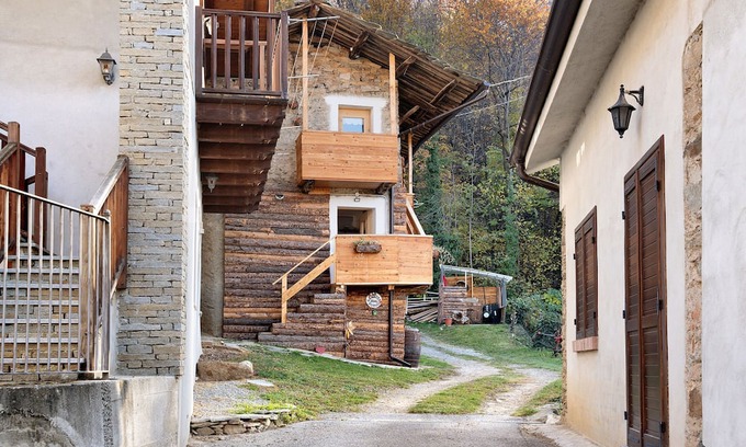 Venasca Ski Chalet | Chalet "Betulla" with Mountain View, Balcony & Wi-Fi