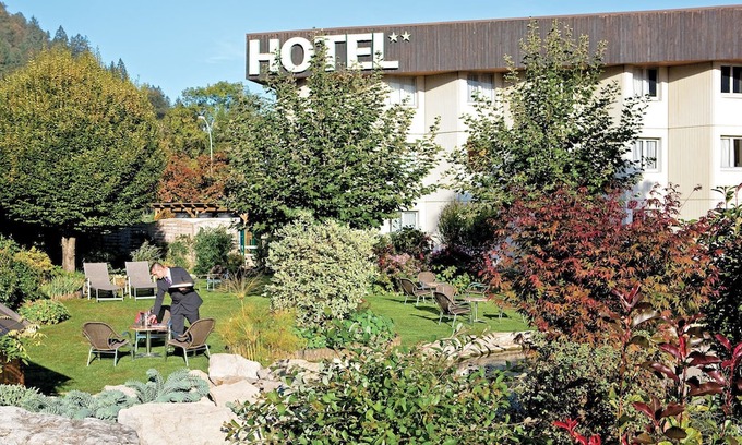 Nantua Hotel | Logis Hotel L'Embarcadère