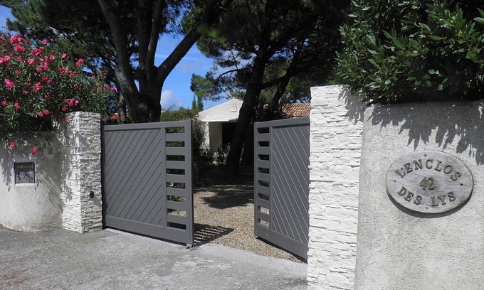 Saint-Georges-d'Oleron Villa | L'enclos Des Lys, Villa Raffinée Proche de la Mer, Linge Inclus