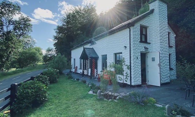 Glenbeigh Cottage | Charming and Comfortable Cottage, Glenbeigh, Ring of Kerry, Free WiFi