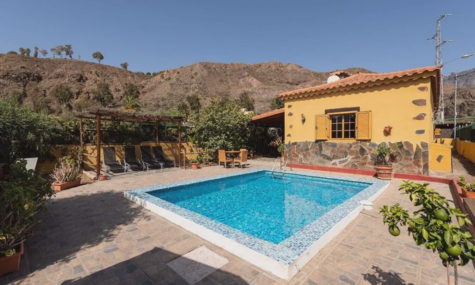 San Bartolome de Tirajana Cottage | San Bartolome de Tirajana country house with private pool with free Wi-Fi