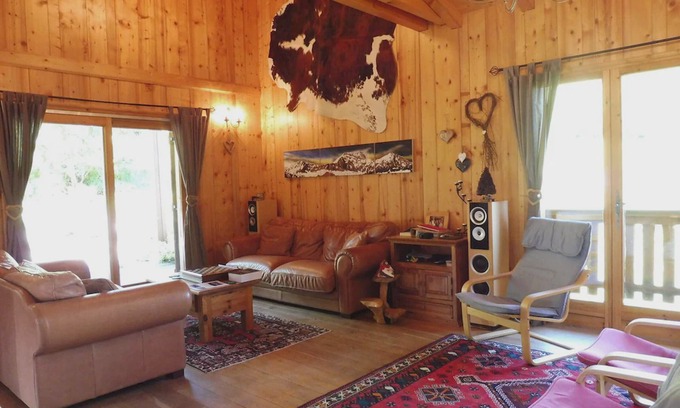 Crest-Voland Ski Chalet | Chalet en bois 200m² à Crest-Voland - 4 chambres, mezzanine, 10-12 pers, proche pistes et centre -