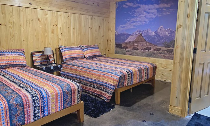 Cache Cabin | Seek & Snore Cabin near Wichita Mountains Cache ~ I Spy Wildlife Fun ~ sleeps 4