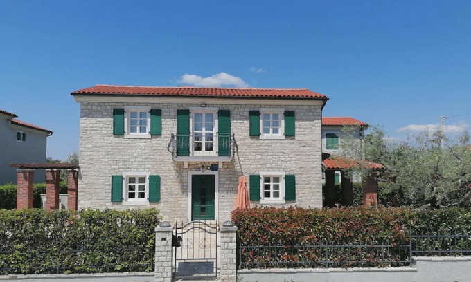 Buici House | Holiday home with pool for 5 persons near Poreč