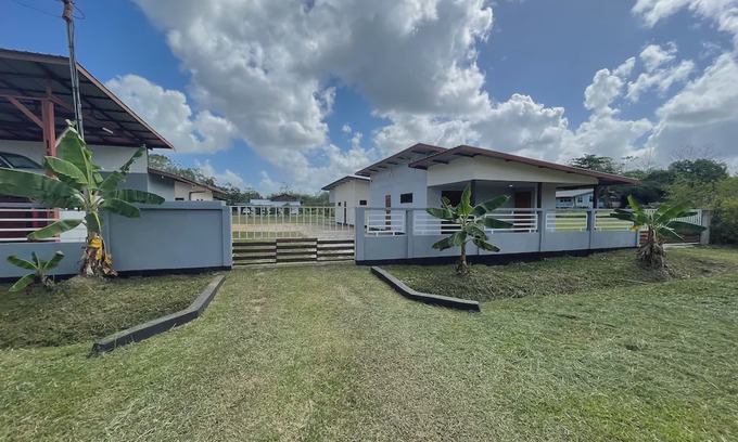 Clevia House | Homey place in a nature location, 5 min from new Amsterdam museum