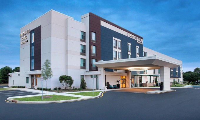 Mount Laurel Hotel | SpringHill Suites by Marriott Mount Laurel