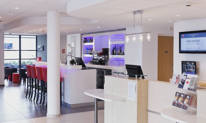 Chaponnay Hotel | ibis Lyon Est Chaponnay