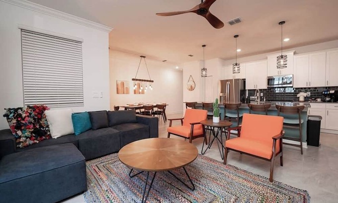 Kissimmee House | TH 4Br walking distance to Club