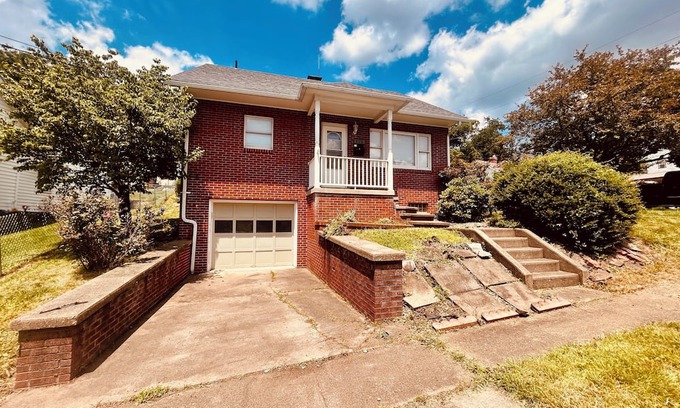 Clarksburg House | Single Family Home - Comfortable Two Bedroom -in Clarksburg