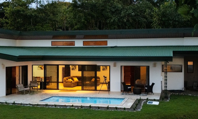 Alfombra House | Welcoming 3-bedroom house with amazing valley views