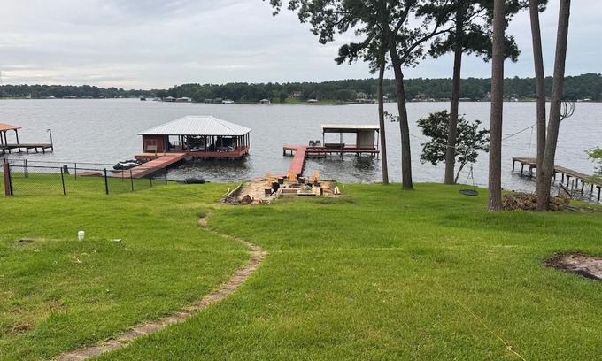 Flint House | The Cozy Sabbath Lakefront