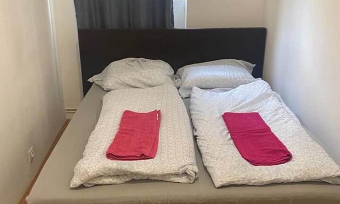 Simmering Apartment | Quiet Private Room | Central Shared Flat
