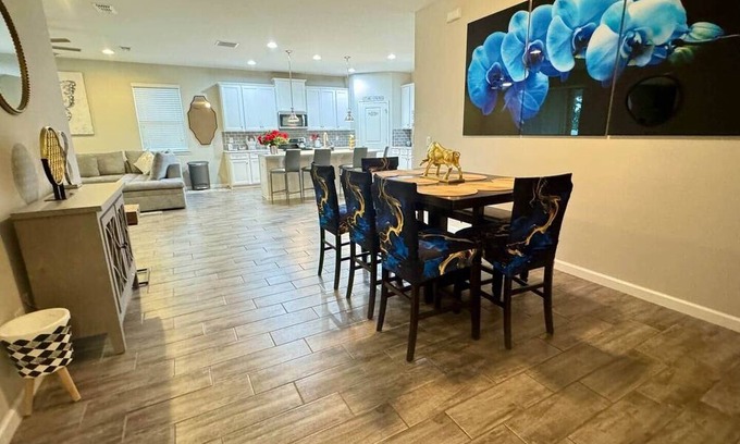 Balm House | Empress Super Nova Near Beaches