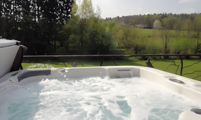 Erckartswiller Ski Chalet | Chalet 'De Lucie et Lison' with Mountain View, Private Terrace and Wi-Fi