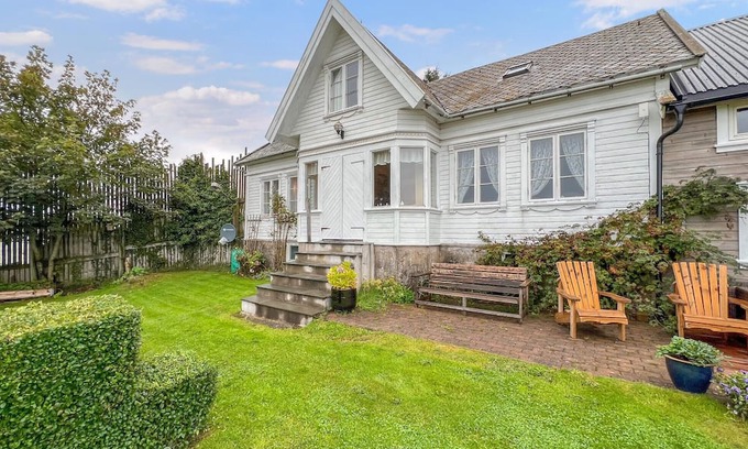 Farsund House | Amazing home in Vanse with house sea view