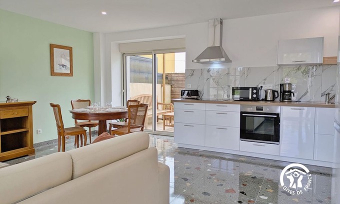 Louverne Apartment | La Maison du Bourg Cottage with Terrace and Parking, 4 People in Louverné