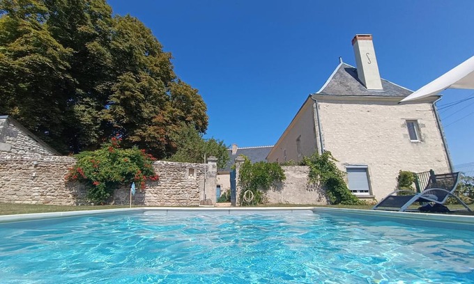 Sainte-Maure-de-Touraine Cottage | Family cottage with heated pool and wifi in Touraine