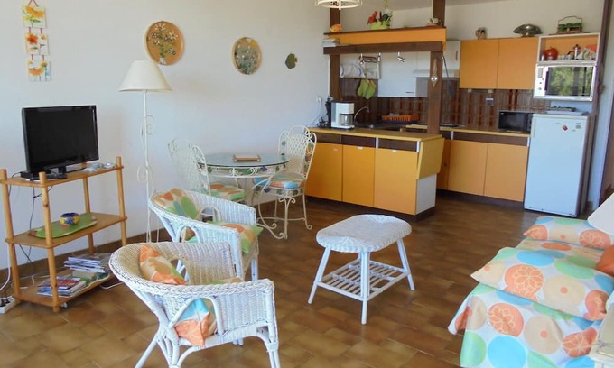 Argeles Plage Apartment | Seafront Apartment for 4 in Argelès-sur-Mer with Private Parking