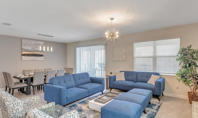 Davenport House | Beautiful 9Bed Pool Home with Game Room-1233CHD