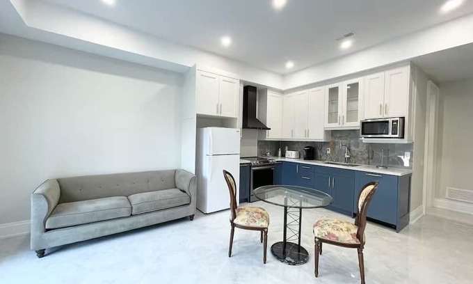 Thornhill House | Luxury Suite in New Custom Home