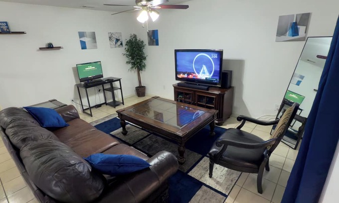 McAllen Apartment | Work or Relax/Convention center
