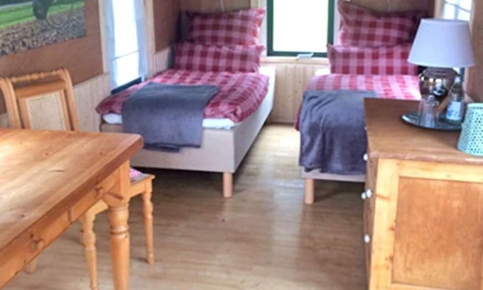 Bongard Apartment | Shepherd's wagon on the apple meadow incl. donkey hike - Donkey hike Eifel,