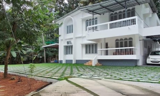 Kottayam House | Genesis spaces non AC upto 4 guests Kottayam