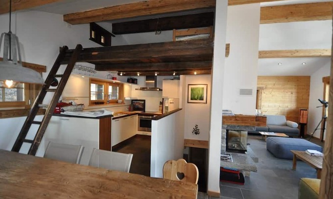 Gryon Ski Chalet | Bright and spacious Chalet Taveyanne, up to 8 people, a few meters from the Villars - Gryon - Diable