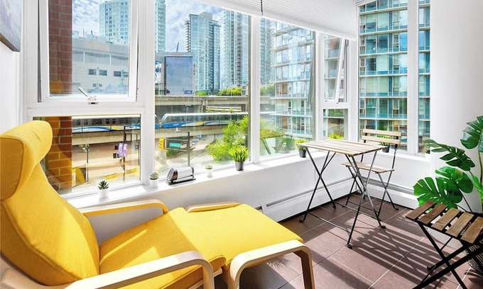 Chinatown Condo | Cozy 1-bedroom Condo/Central Location/Pet Friendly