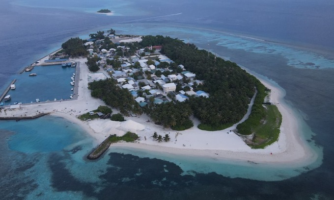 Dhonfanu House | 4-bedroom house in charming Baa Atoll with AC, WiFi