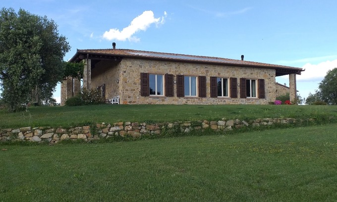 Magliano in Toscana Apartment | Farmhouse in the countryside with magnificent sea view, ideal for families with 4 paws