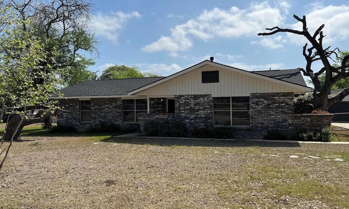 Boerne House | Charming 3-bedroom house with pool, large fenced yard, 1.5 miles to Main St.