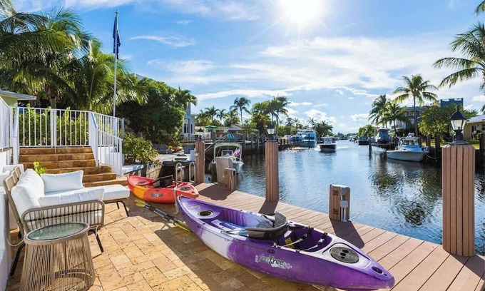 Pompano Isles House | Adorable Villa with water front in Pompano