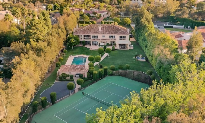Fairbanks Ranch House | Spacious 5-bedroom estate with Views, Pool & Spa in wonderful Rancho Santa Fe.