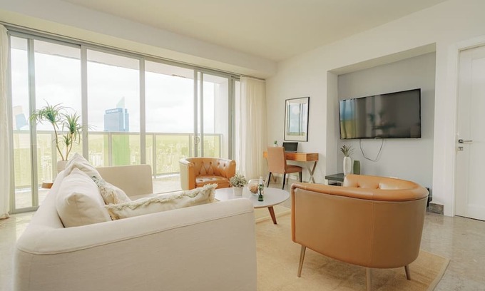 Panama City Apartment | Exclusive and luxury 1BR with balcony in Yoo Panama