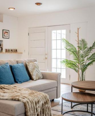 Hill Country House | Perfect Group Getaway BR Central Location