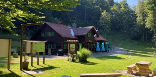 Hrib pri Hinjah Cabin | Jelenov studenec