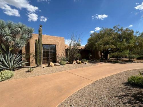 Pinnacle Peak House | Bill Tull Desert Breeze Casa